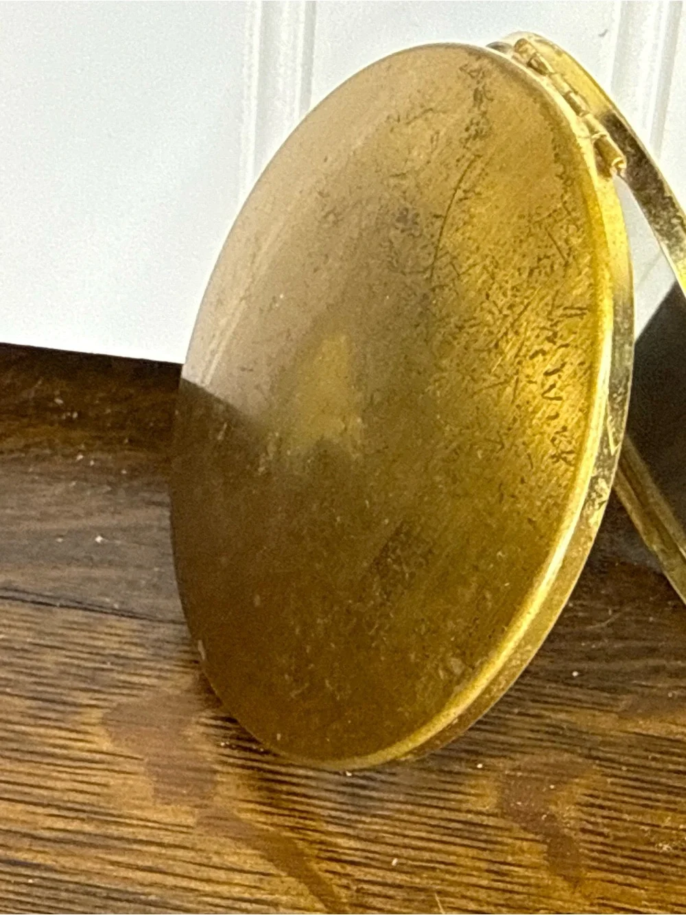 VTG Elgin American Gold Brass Tone Flower Jumping Gazelle Etched Mirror Compact